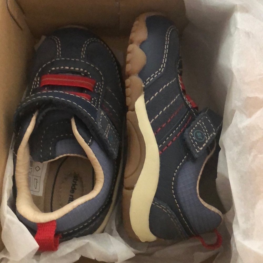 Brand new toddler boys stride rite sneakers 6W